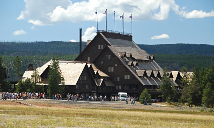 2981_5142_Old_Faithful_Inn_lg.jpg